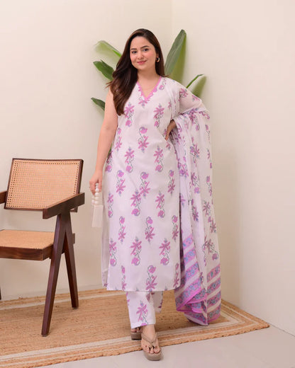 Lilac White Floral Mul Cotton Suit