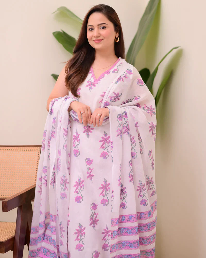 Lilac White Floral Mul Cotton Suit